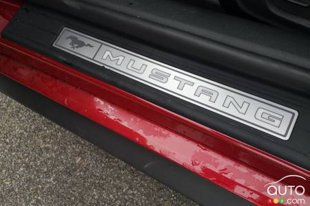 2020 Ford Mustang GT convertible, badging on door sill